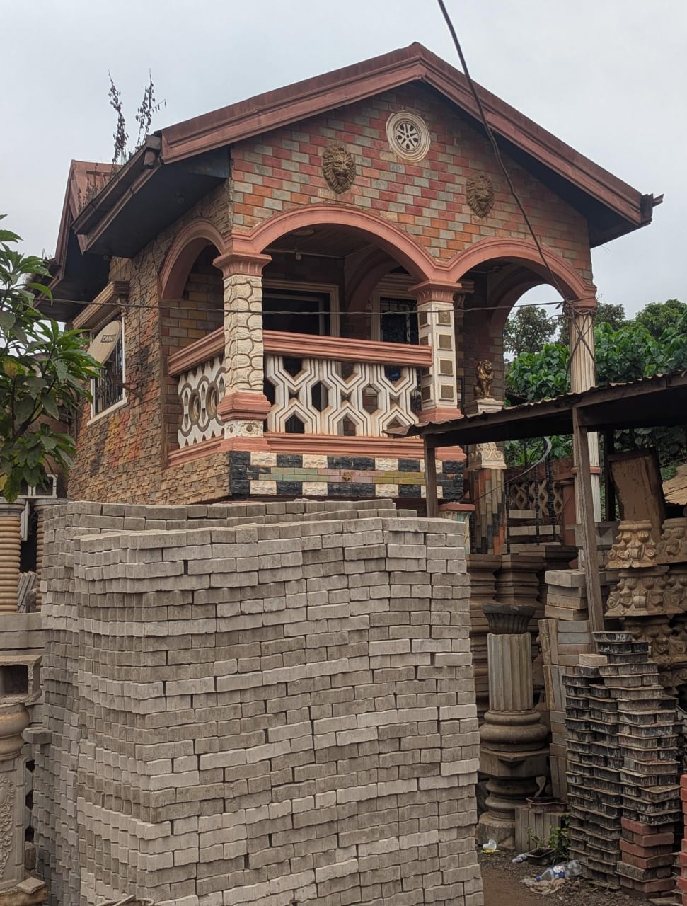 Siège social ETS BLECK CONSTRUCTIONS — Carrefour de l'Amitié, face Total Ekoumdoum, Yaoundé